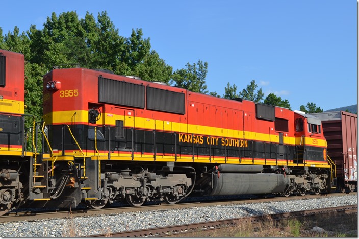 KCS SD70MAC 3955 is ex-TFM 1655 and was built in 2-2000. Page OK.